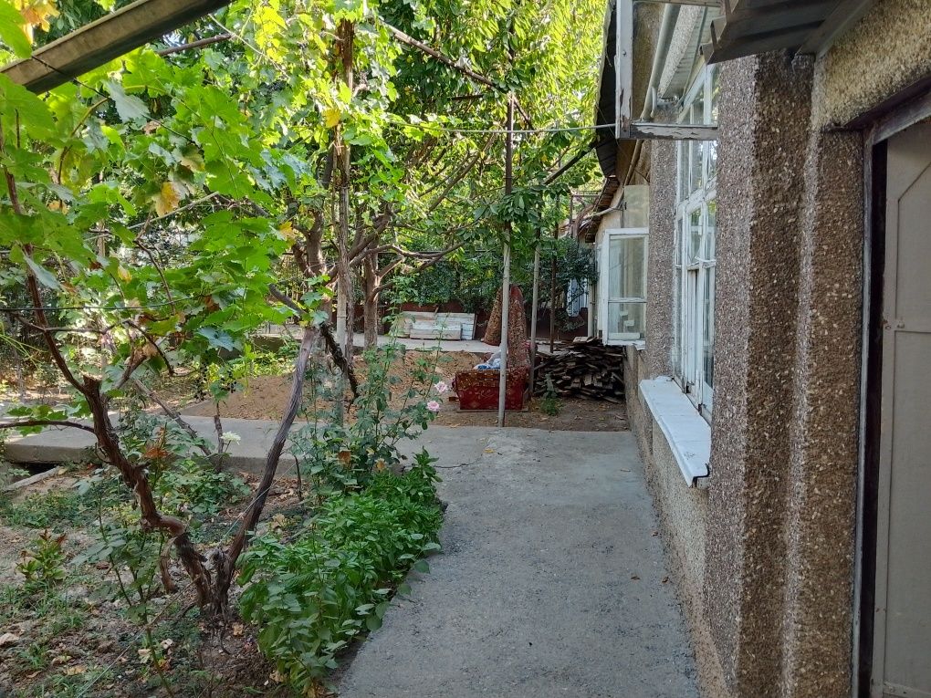Hovli uchastka sotiladi 11sotix