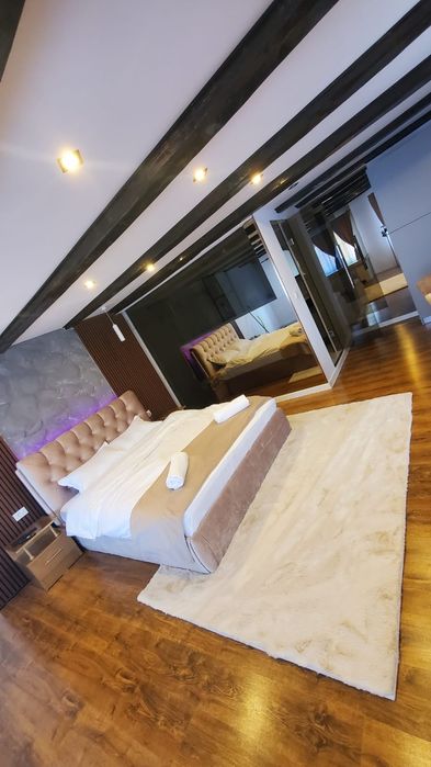 Se vinde 3 studio-uri (apartamente) la casa spatiu comercial