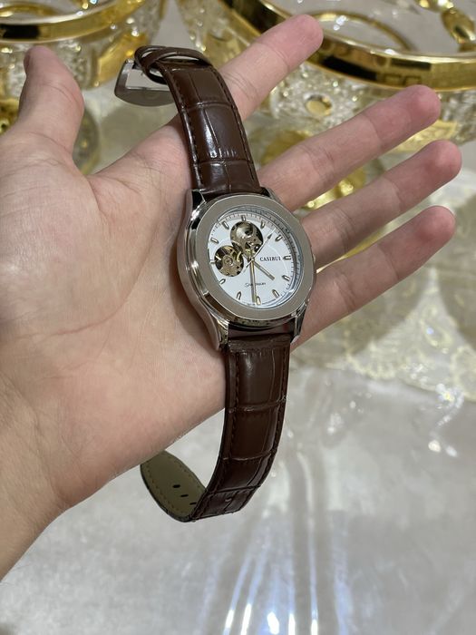 Продаю часы casirui механические