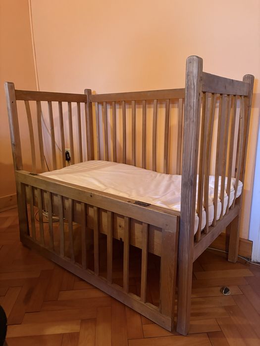 Vand pat din lemn pentru copii