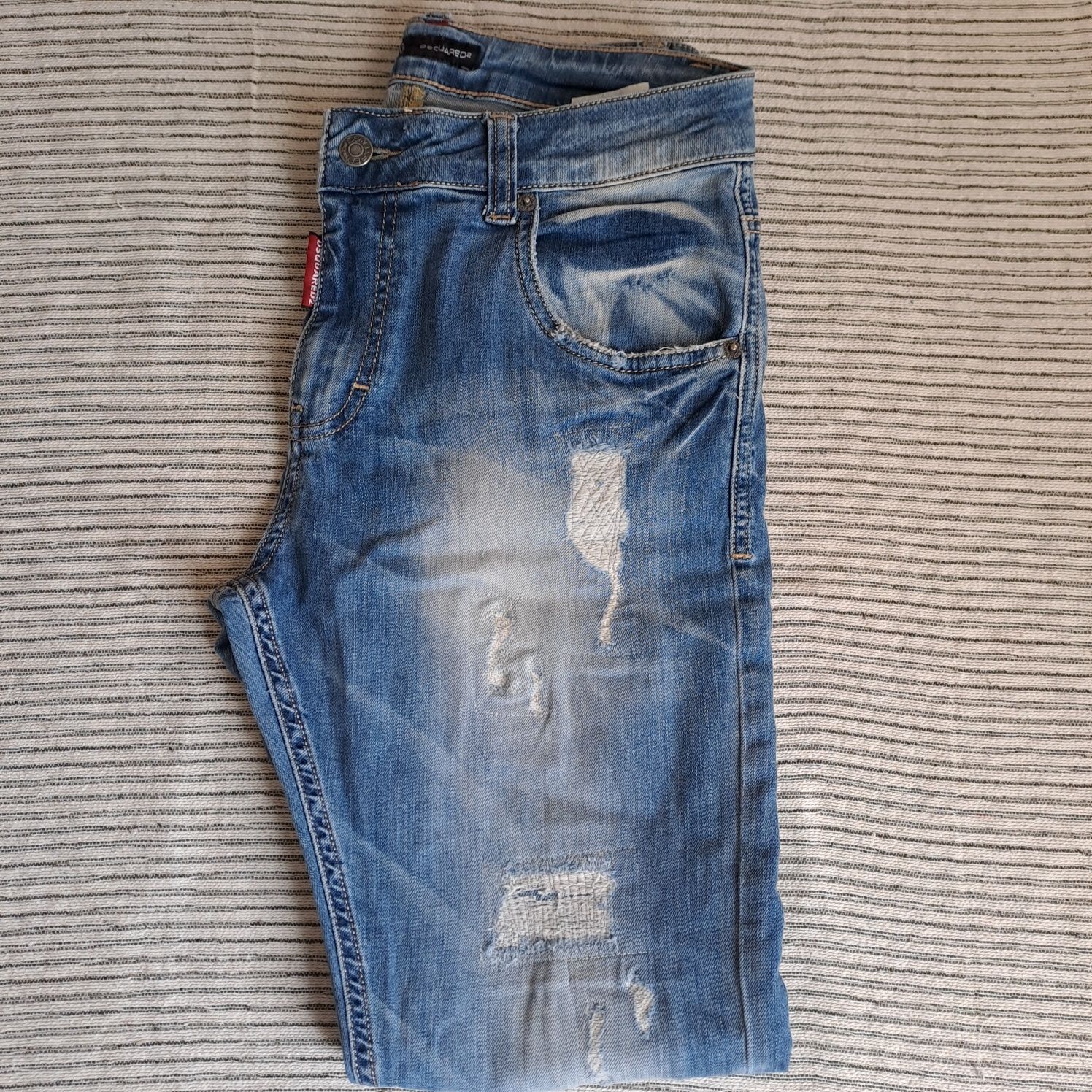 Чисто нови дънки Dsquared2
