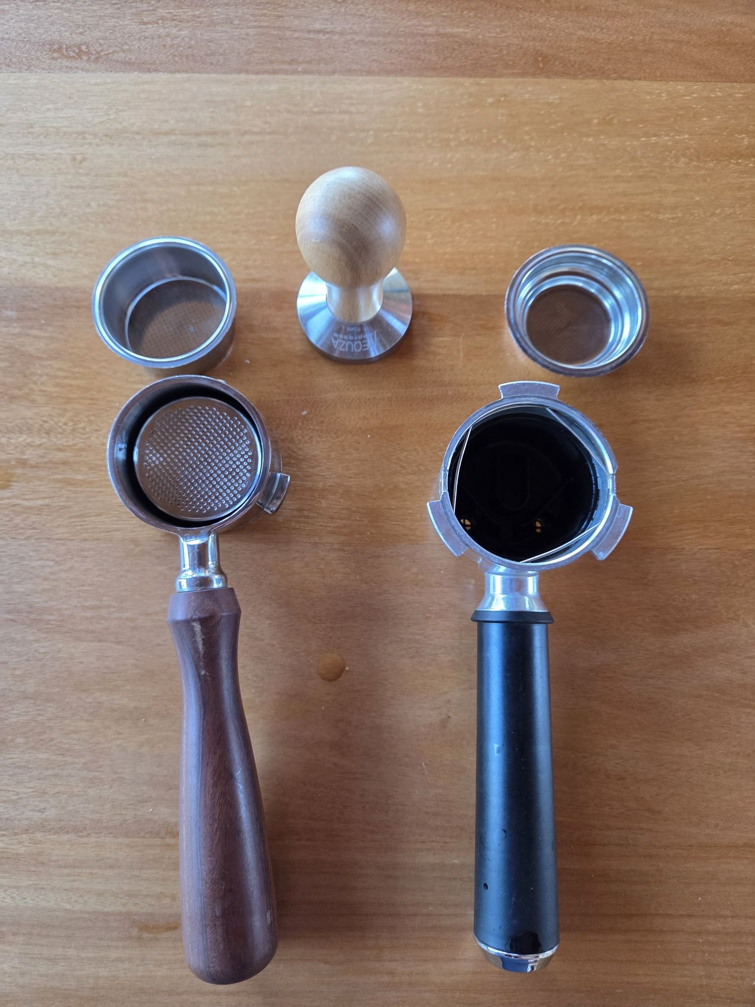Delonghi delica + rasnita delonghi Super Pret