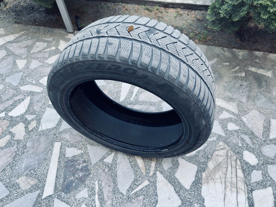 Зимни гуми Pirelli Winter Sotto Zero 3 235/45/18 98V M+S