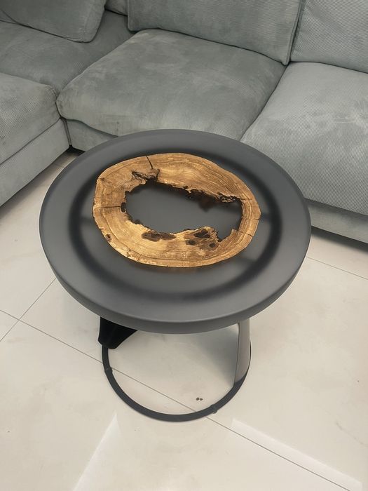 Трапезни и холни маси от масив и епоксидна смола