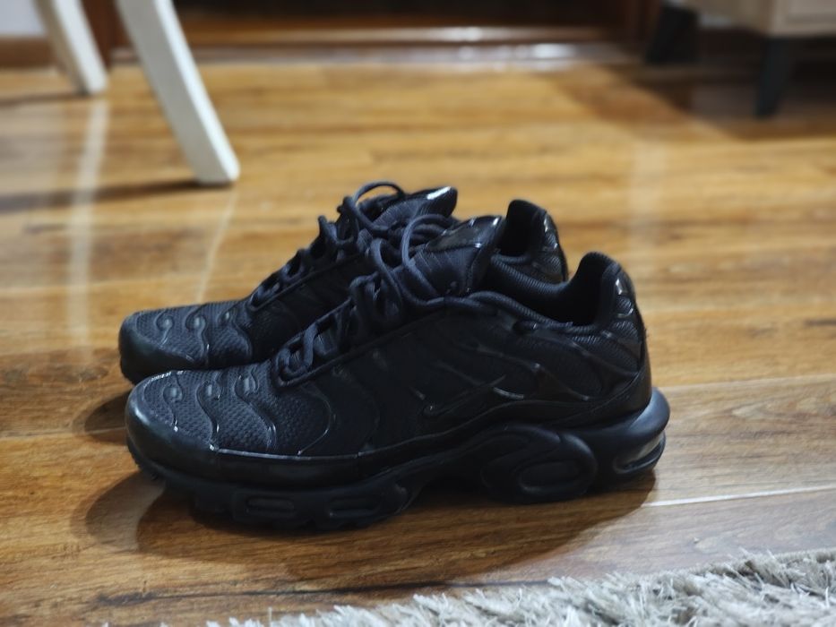 Nike tn negru , vin cu cutia originala ,mărimea 42,5