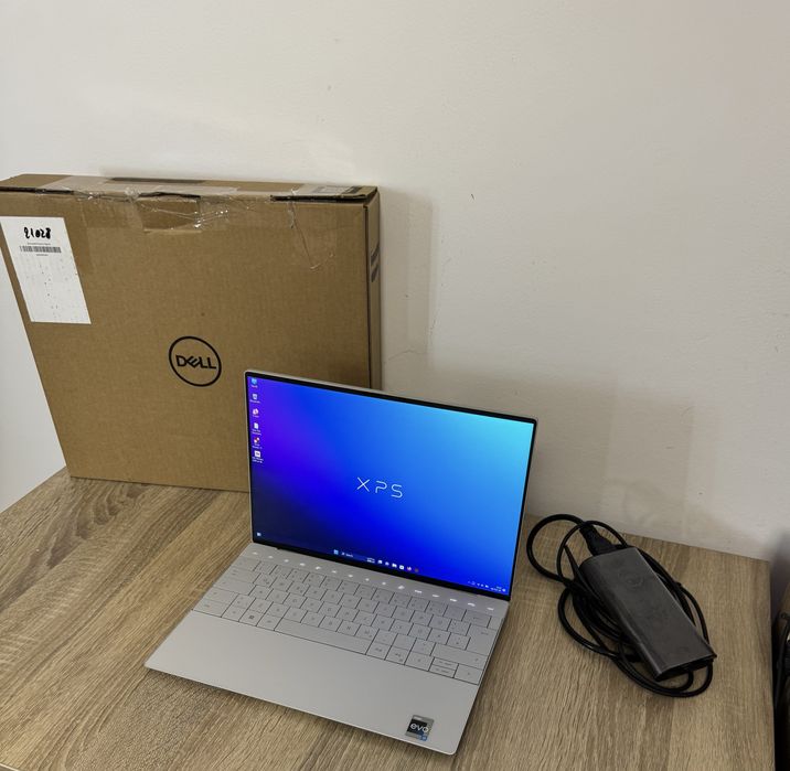 XPS 9320 OLED i7-1260 FULL METAL Nvem 2 TB Super SLIM 1 CM Bateria 12H