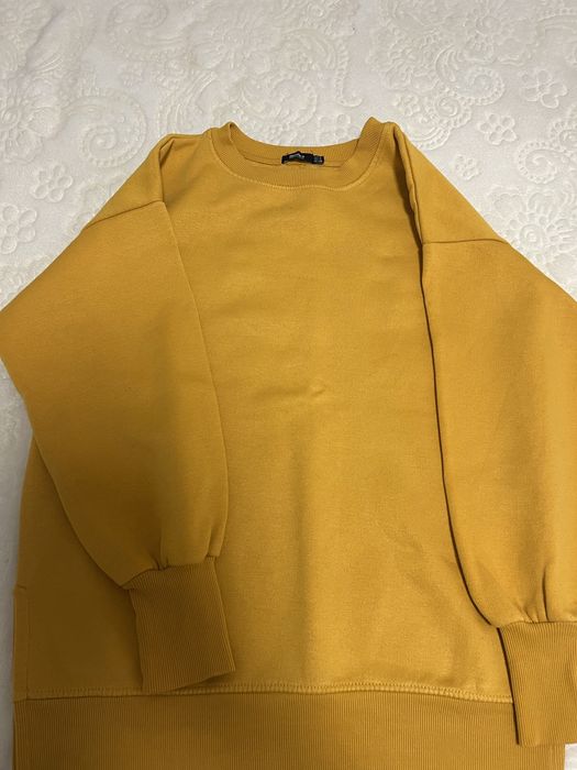 Pulover bershka marimea M culoare galben