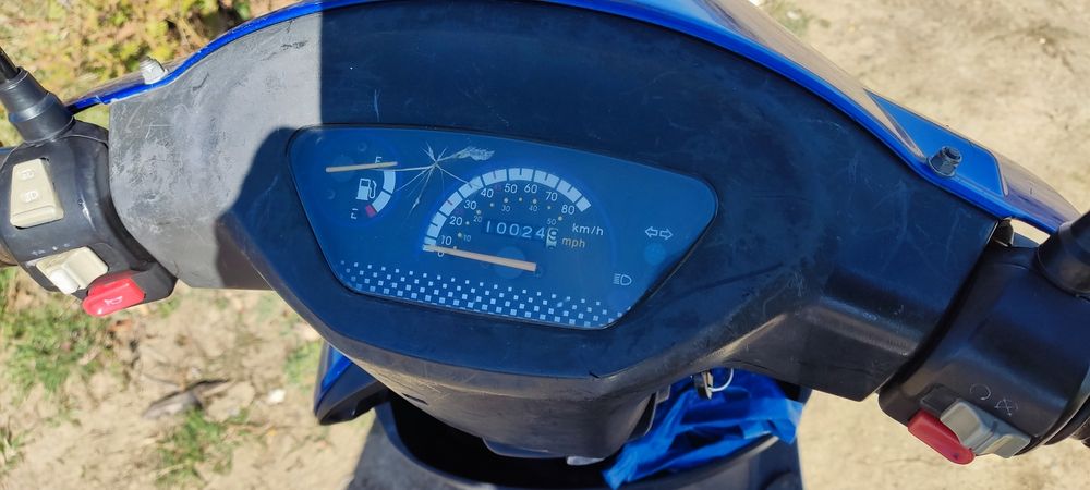 Scuter Peugeot v clic înmatriculat