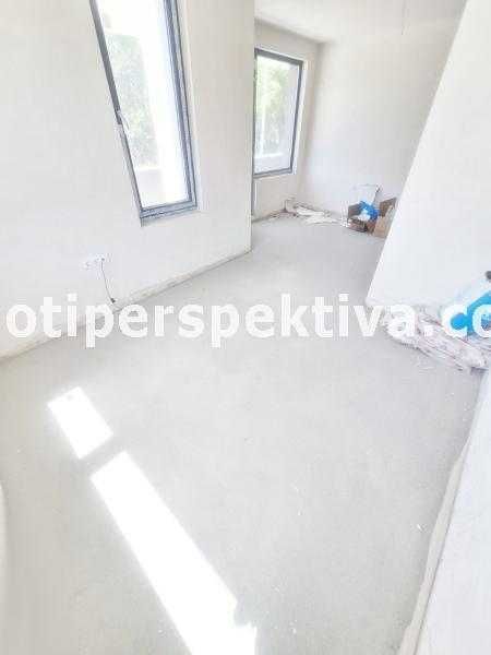 Продава се Тристаен апартамент в Пловдив, Христо Смирненски - 135 кв.м за 926 €/кв.м - Снимка #2
