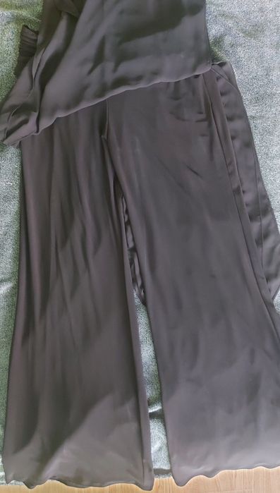 Pantalon negru cu fustă şi corset