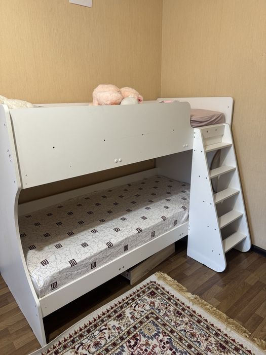 Детская двухярустная кровать без матрасов