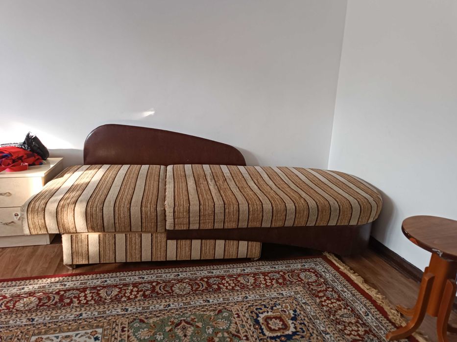 Диван, тахта б/у