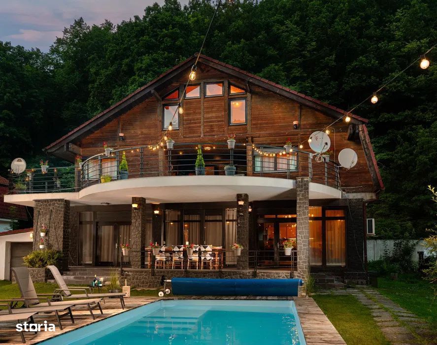 Casa de vacanta ,228 mp utili, piscina exterioara , Baisoara