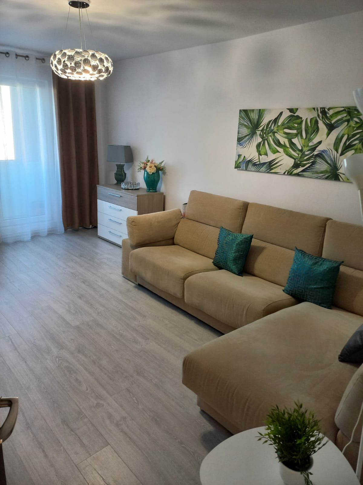 Vând apartament urgent