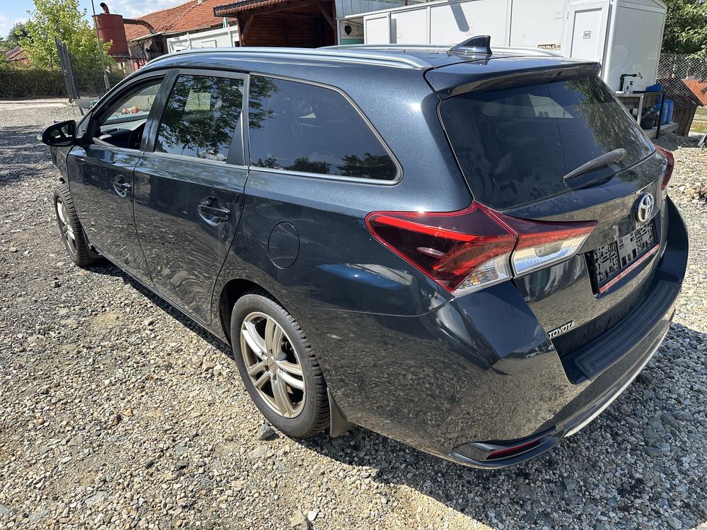 Toyota Auris 1.2 turbo 116кс 2017г На части!