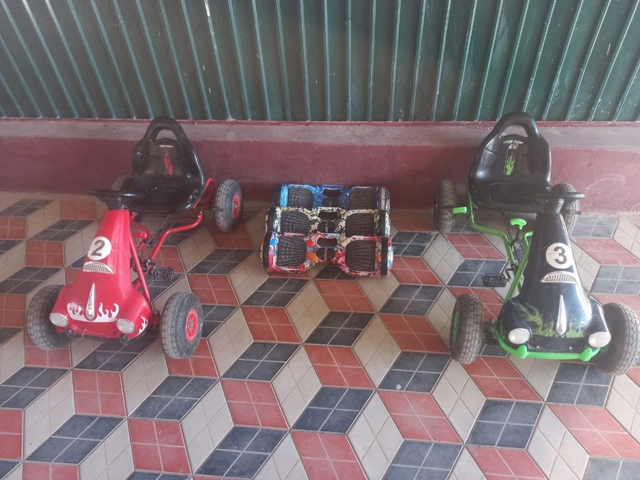 Ойын машиналары мен гигроскутерлер.