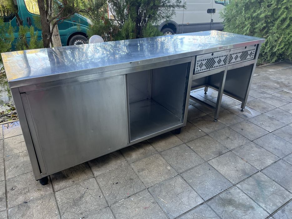 Работна маса неръждавейка