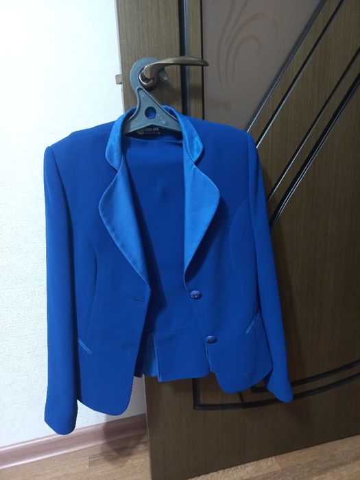 Костюм женский красивый