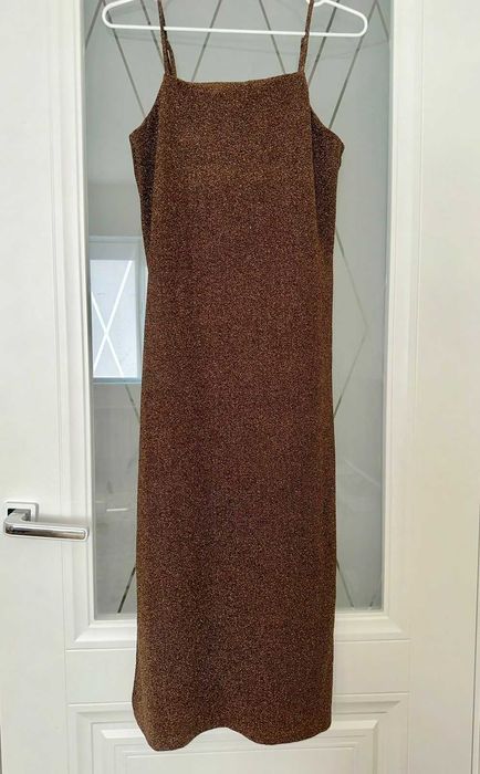 Блестящее платье