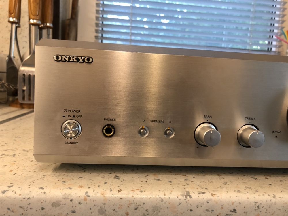 Onkyo A-9155 стерео усилвател