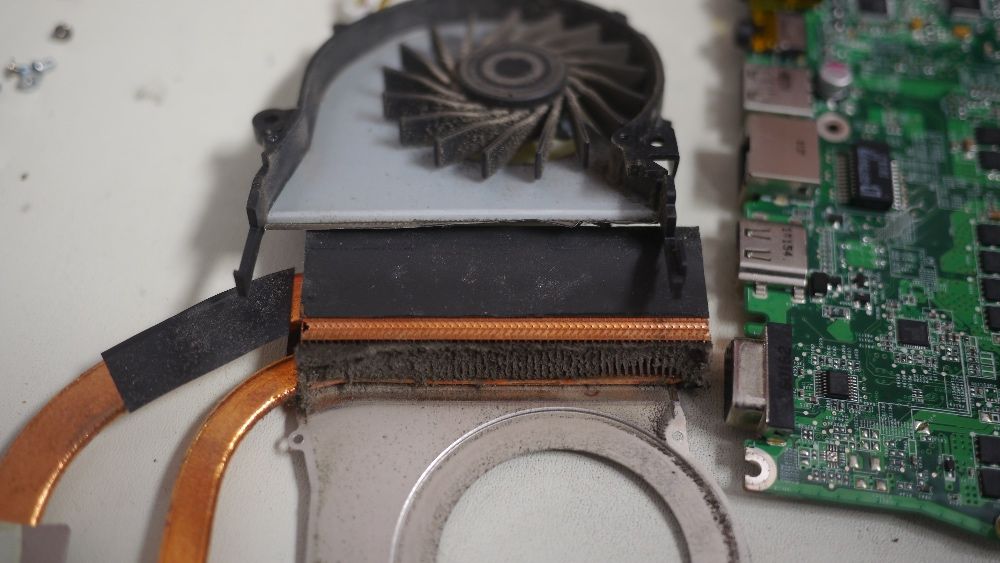 Reparatii echipamente electronice