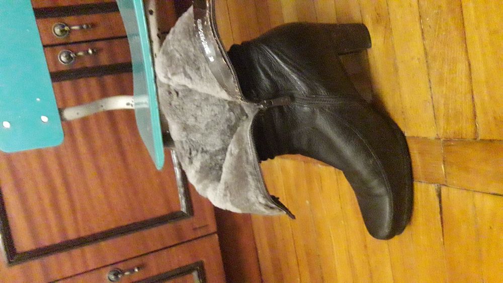 Продам зимние женские сапоги , цвет коричневый