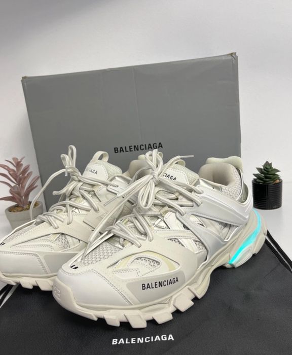 Balenciaga track
