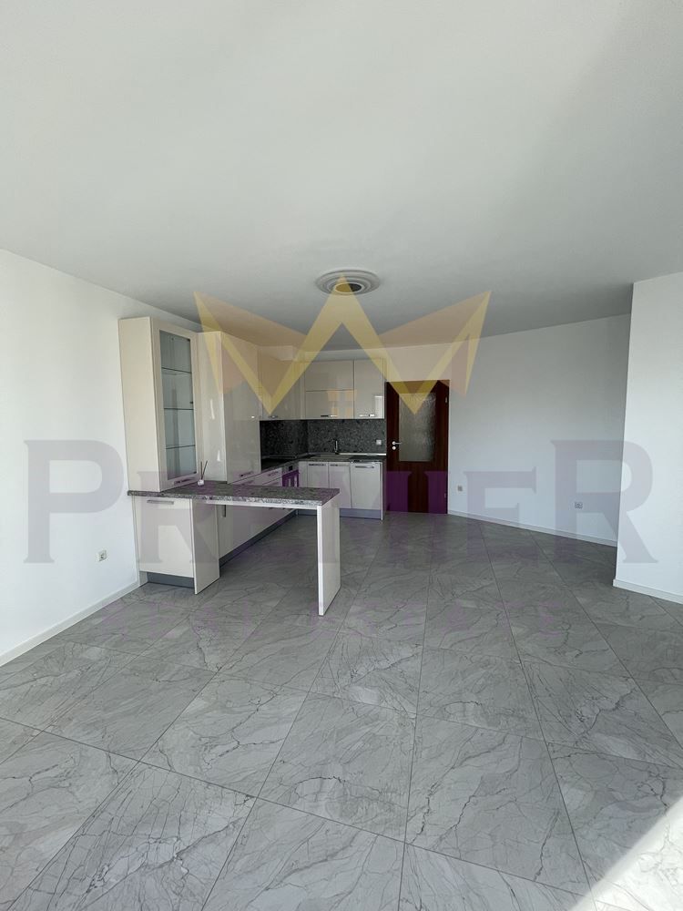 Продава се Тристаен апартамент в Варна, м-т Траката - 100 кв.м за 2280 €/кв.м - Снимка #4