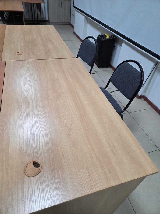 Продам по 20тыс тг 9 столов 120Х60см