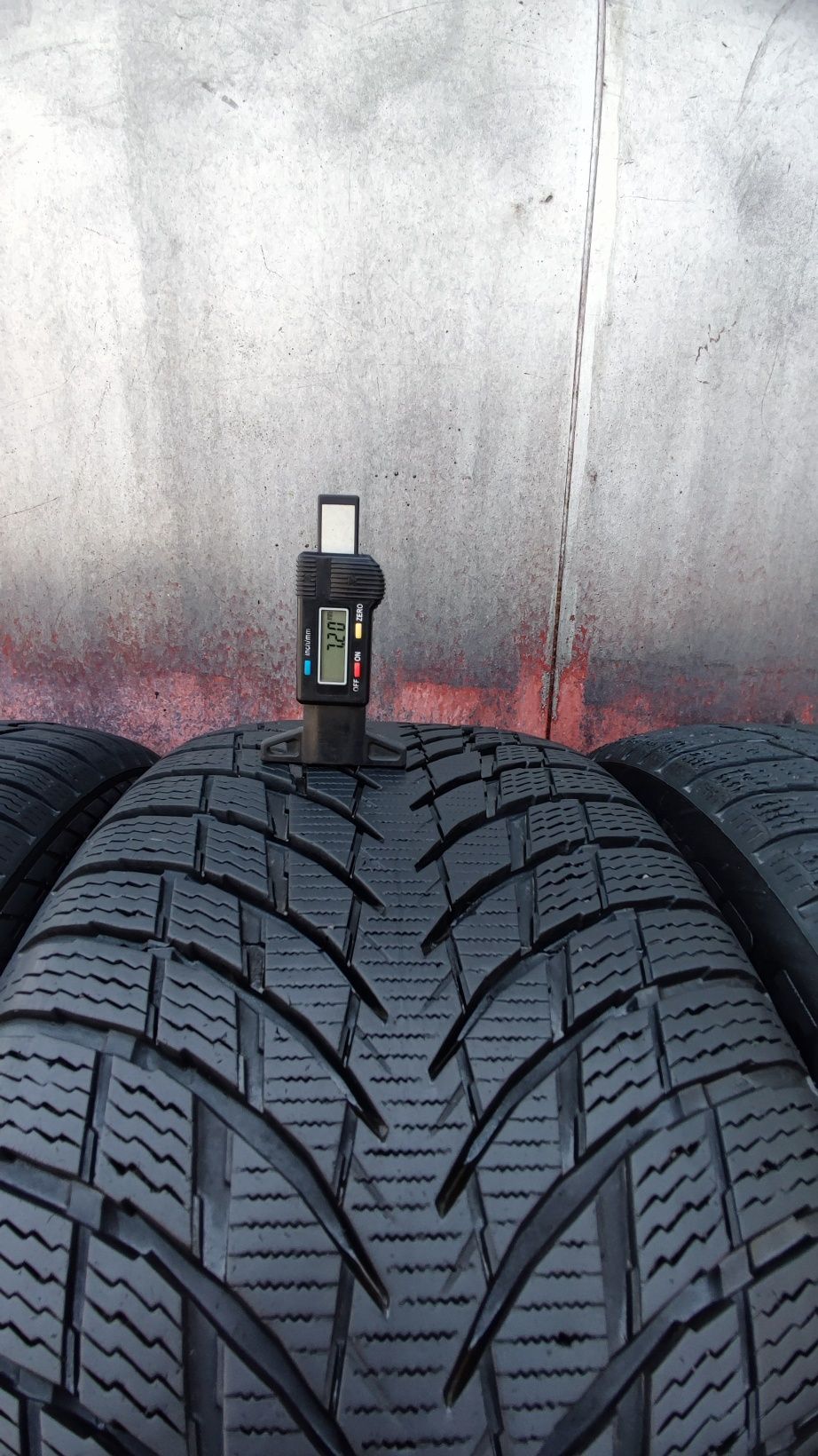 4бр. зимни гуми 245/45/19 Nokian WR Snowproof P
dot22
7/7.2mm
Добро съ