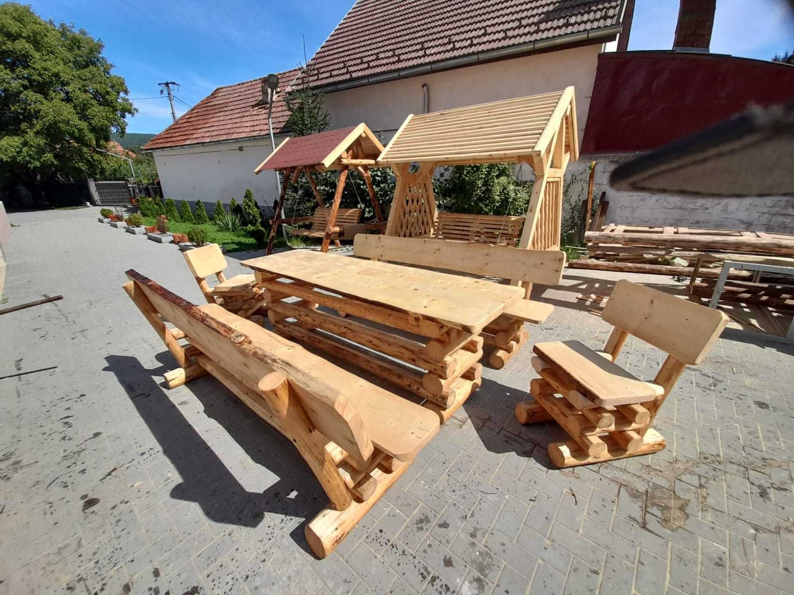 Foisoare pentru 8, 10 si 12 persoane, leagane si mobilier de grădină.