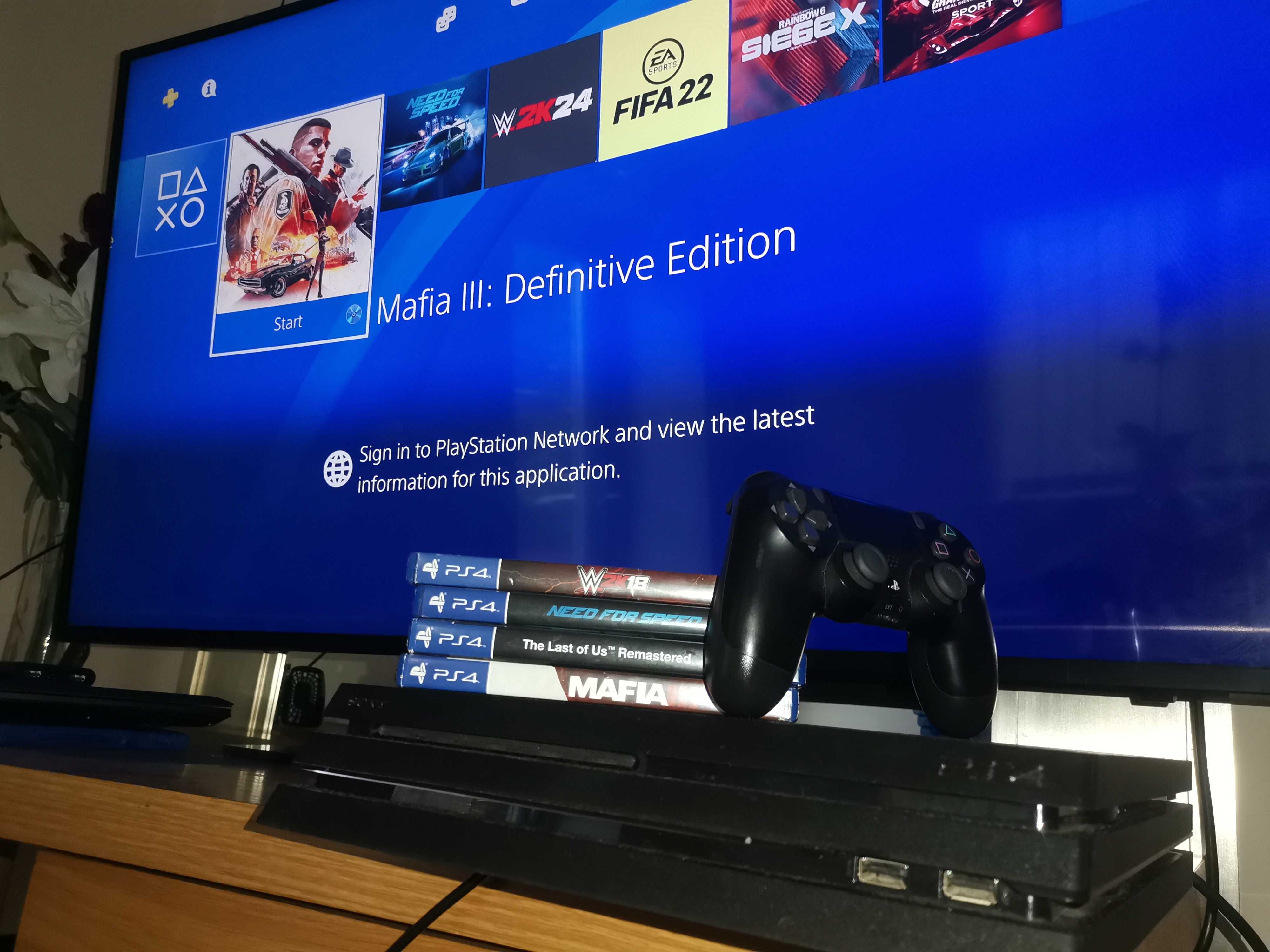 Playstation 4 PRO 1TB.