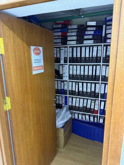 De inchiriat demisol 100 mp in zona Iancului pentru birouri/depozitare