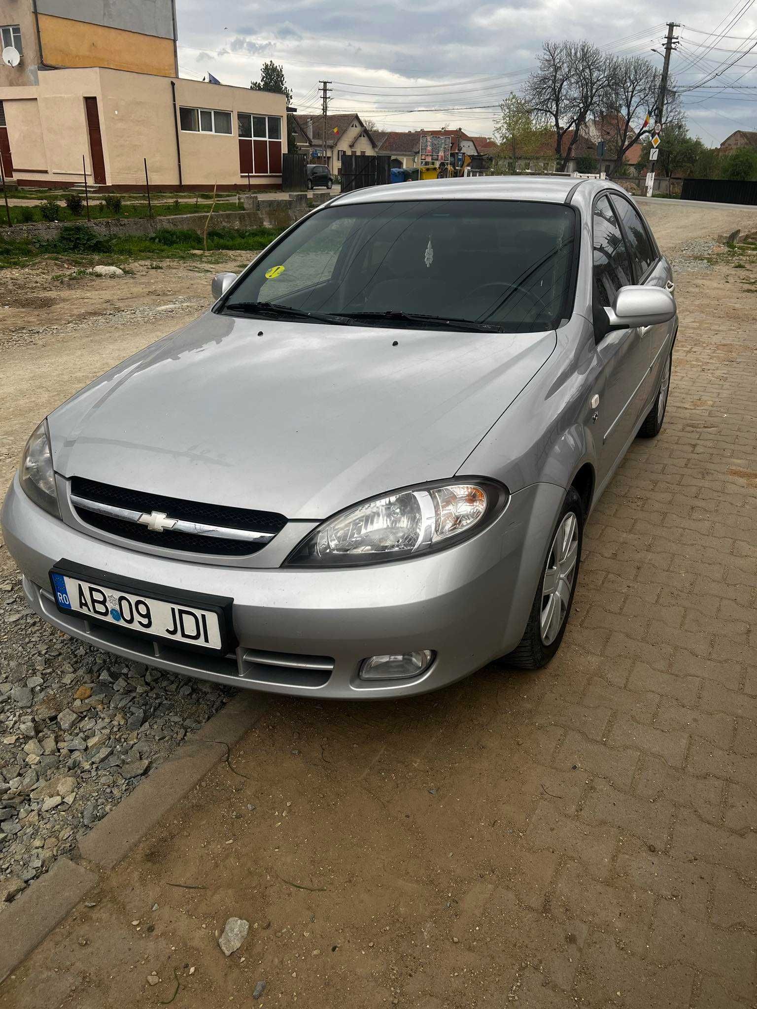 Vand  sau schimb chevrolet lacetti 1.6 benzina