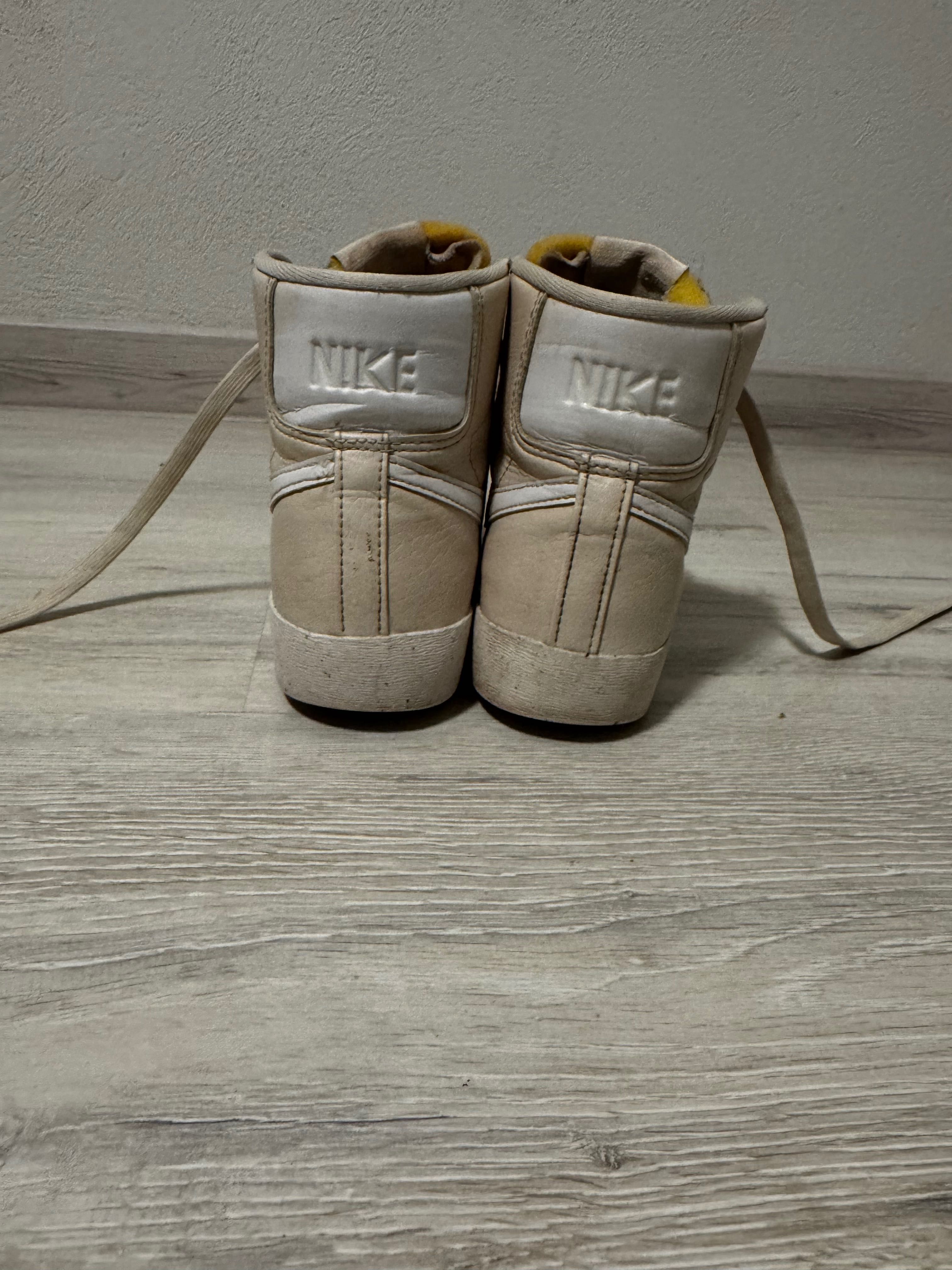 Маркови спортни обувки Nike номер 38