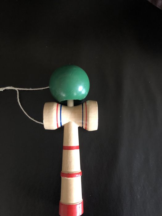 Kendama de vanzare