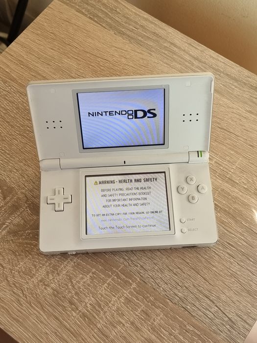 Nintendo DS Lite