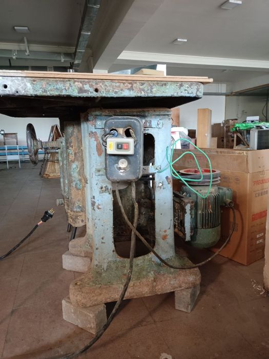 Фрезерный станок для дервообработки