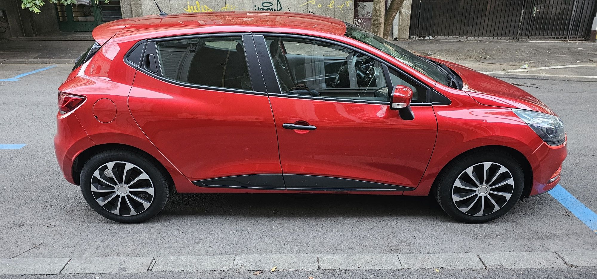 Renault Clio 1.2 75 cai foarte bine ingrijita