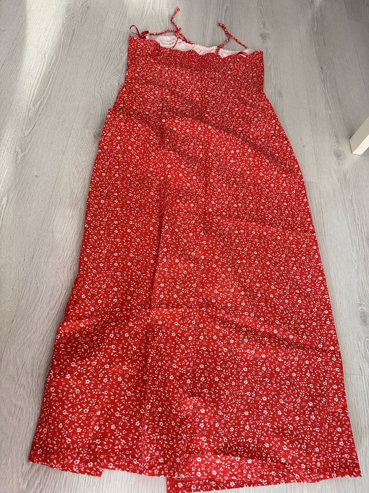 Рокля червена Zara