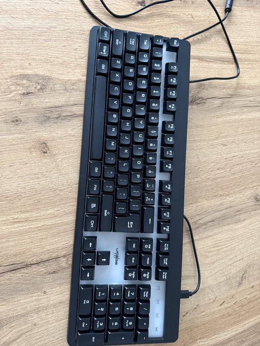 Tastatură mecanică U-Rage cu iluminare RGB
