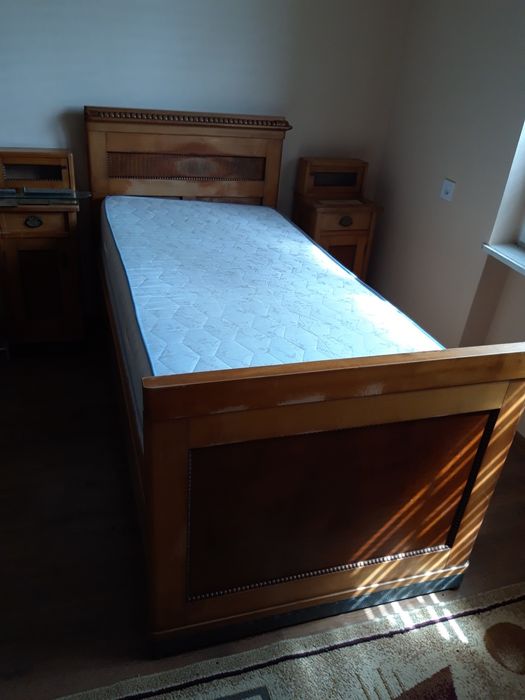 Dulap antic, Mobilă tip dormitor cu 2 paturi, 2 dulaputi, 2 noptiere