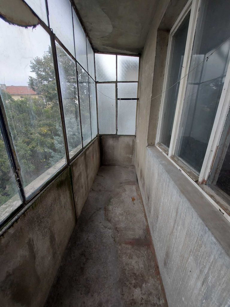 Продава се Четиристаен апартамент в Търговище, Център - 120 кв.м за 659 €/кв.м - Снимка #13