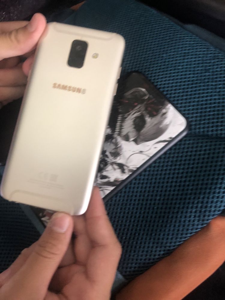 Samsung A6 32/3 гб