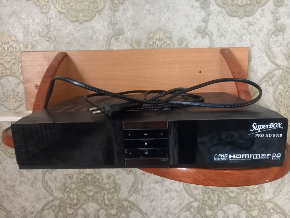 Продается тюнер спутниковый.