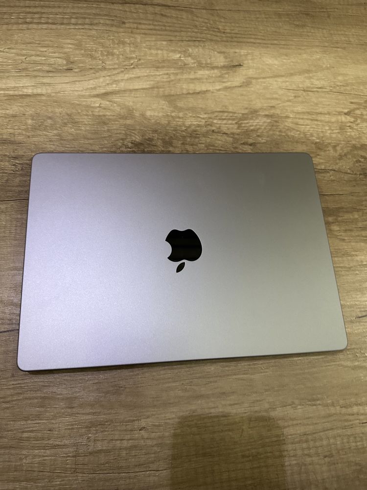 Macbook Pro 14, 32/512 ideal