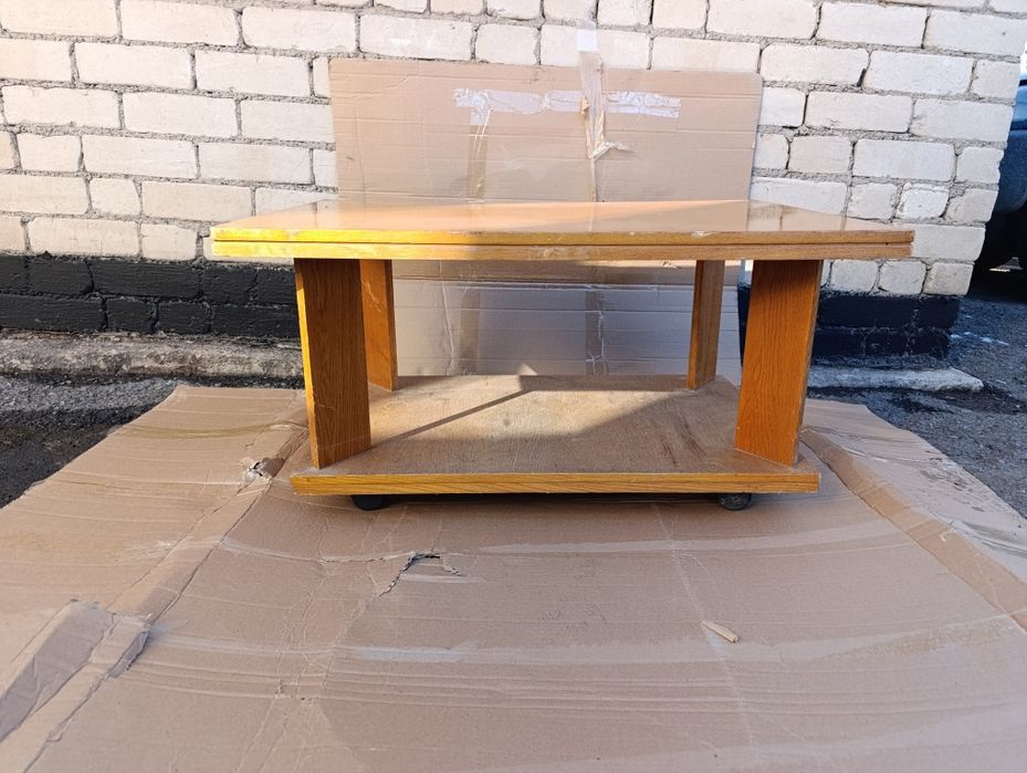 Продам журнальный столик