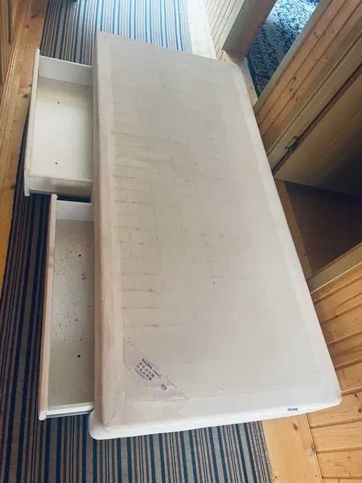 Coltar+fotoliu,Canapea fixa,Pat cu sertare si Noptiere.