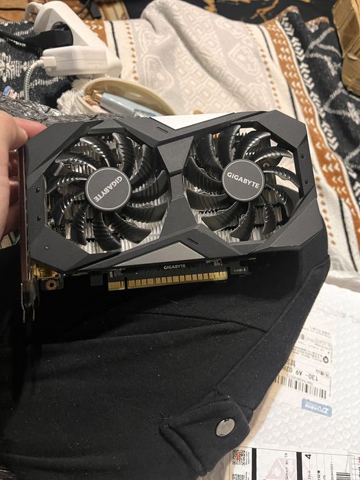 Продается видеокарта гигабайт 1650 4 гб