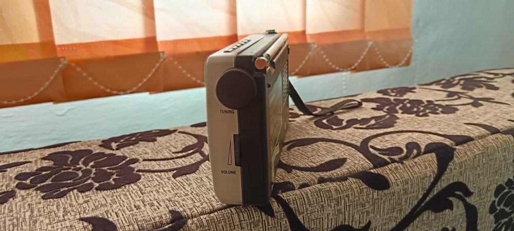 Radio digital FIRST FA2205 9 benzi FM/MW/SW1 - 7 + Ceas cu alarma